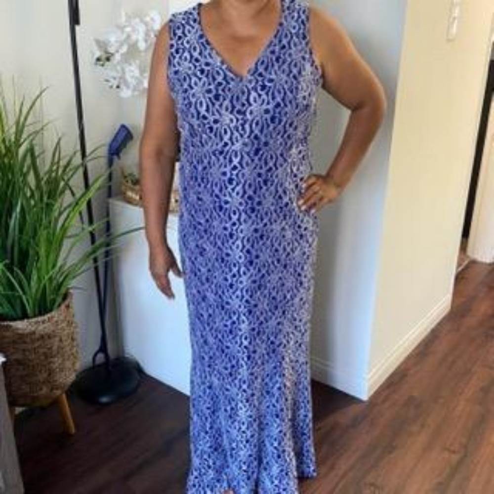 Used Enfocus Studio Cocktail Blue and Silver Long  Sleevless Dress size 14